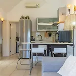 Πανσιόν Guestready - Tunos 76 - Fc 3*