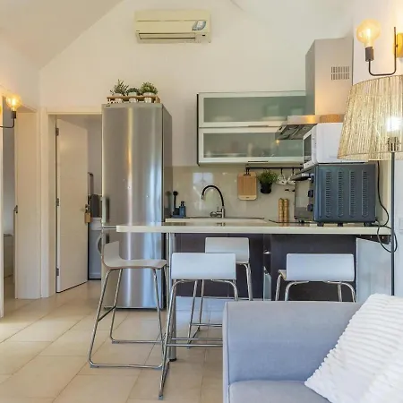Гостевой дом Guestready - Familiar Tunos 3*